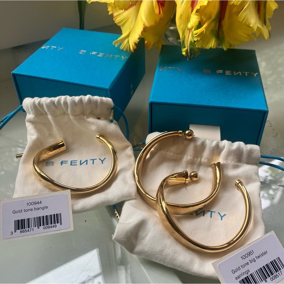 Rare Fenty Luxury Fashion Jewelry, Gold Tone Twist Hoops and Bracelet Set - Picture 3 of 10